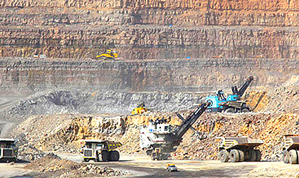 礦山開(kāi)采土石方基坑爆破/鏟/裝/運(yùn)/平一條龍